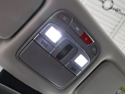 Used 2025 Kia Telluride S FWD image 31