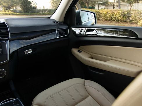 Used 2017 Mercedes-Benz GLS 450 4MATIC image 43