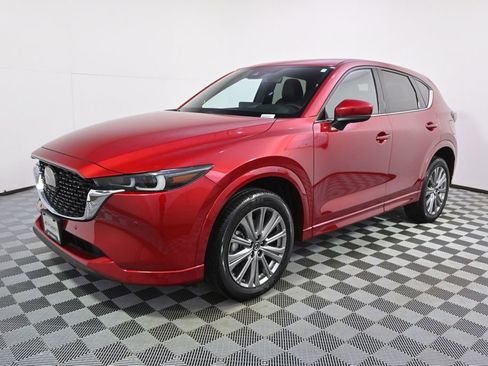 Used 2023 MAZDA CX-5 Signature AWD/4WD image 2