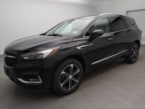 Used 2020 Buick Enclave Essence w/ Sport Touring Edition FWD image 2