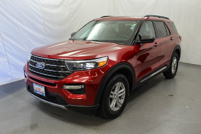 Used 2023 Ford Explorer XLT w/ Equipment Group 202A AWD/4WD image 5