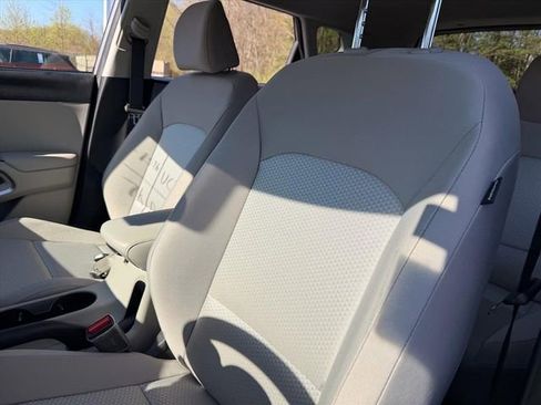 Used 2025 Kia Soul LX w/ LX Technology Package FWD image 10