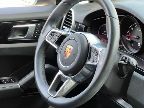 Certified 2023 Porsche Cayenne AWD/4WD image 37