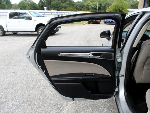 Used 2019 Ford Fusion S image 19