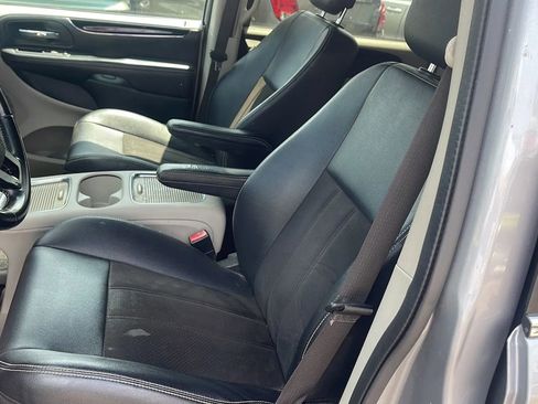 Used 2020 Dodge Grand Caravan SXT FWD image 9
