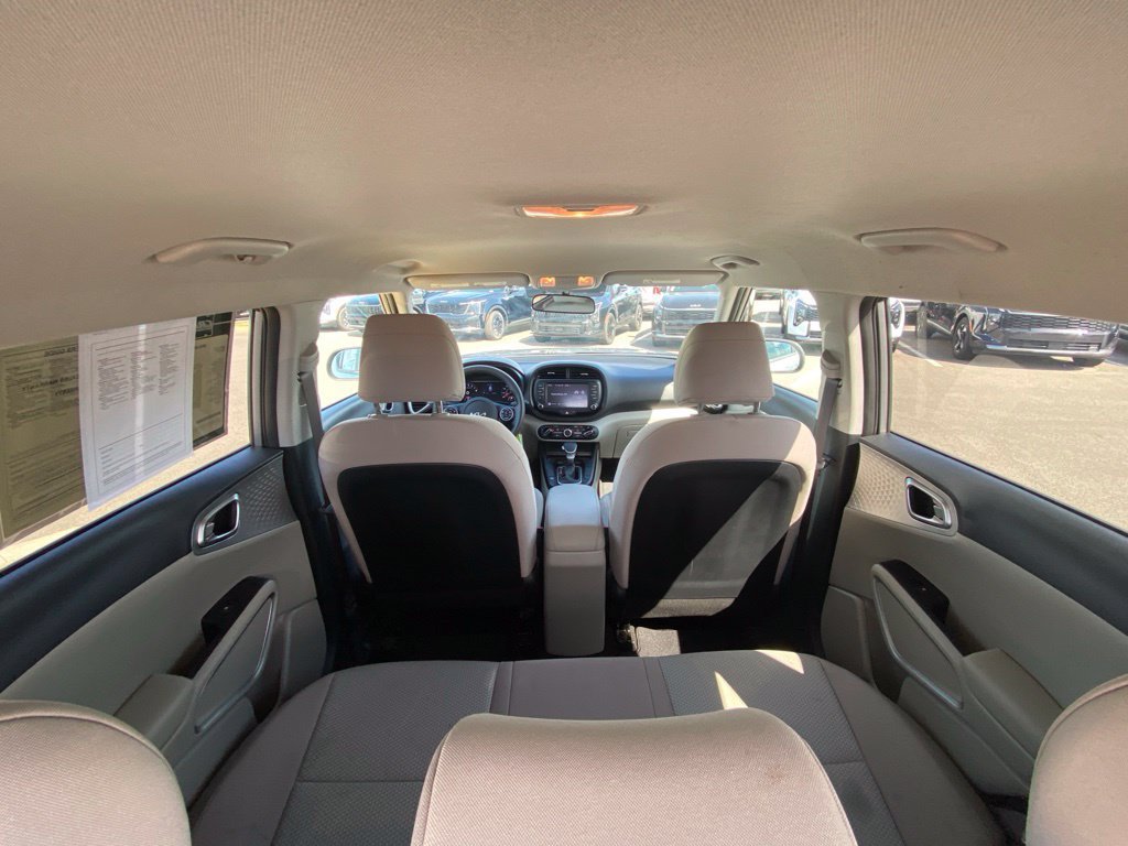 Used 2022 Kia Soul LX FWD image 22