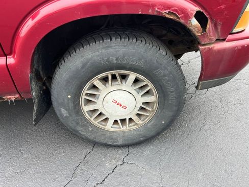 Used 2001 GMC Sonoma SLS w/ Convenience Group image 14