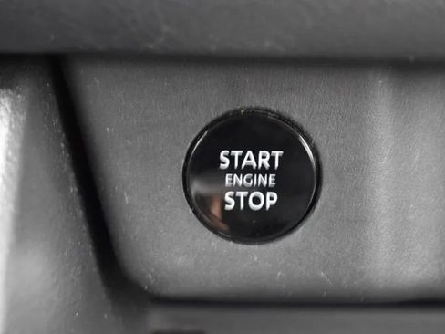Used 2024 Nissan Rogue S FWD image 29