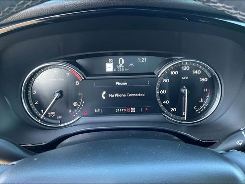 Used 2024 Cadillac XT6 Premium Luxury image 17