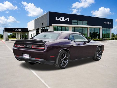 Used 2020 Dodge Challenger SXT w/ Blacktop Package RWD image 4
