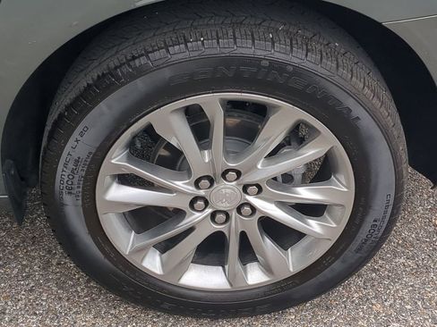 Used 2022 Buick Enclave Avenir image 34