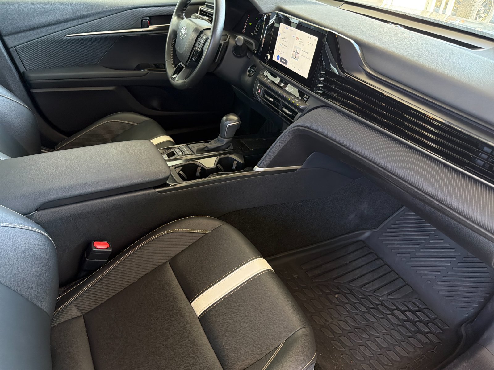 Used 2026 Toyota Camry SE FWD image 14