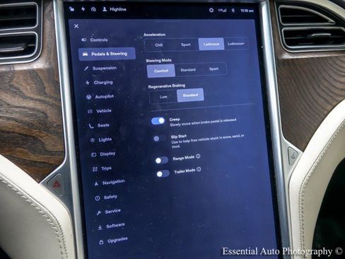 Used 2018 Tesla Model X P100D image 29