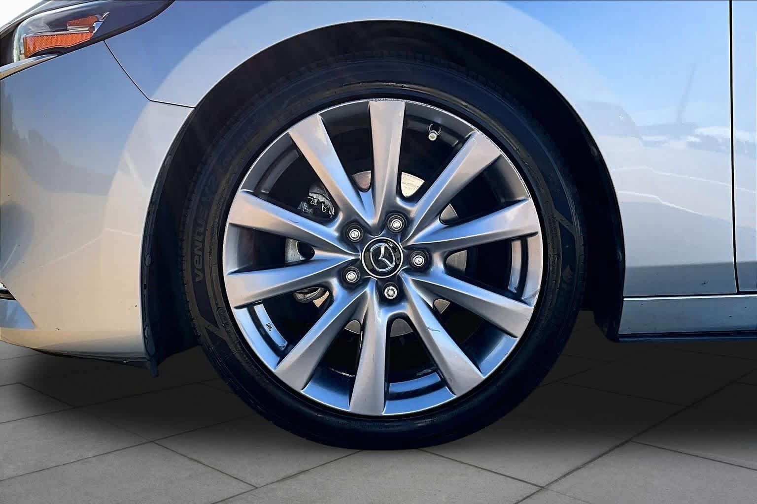 Used 2019 MAZDA MAZDA3 Sedan w/ Select Package FWD image 11