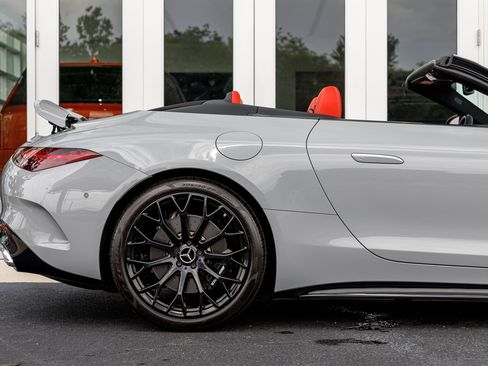 Used 2024 Mercedes-Benz SL 63 AMG 4MATIC image 29