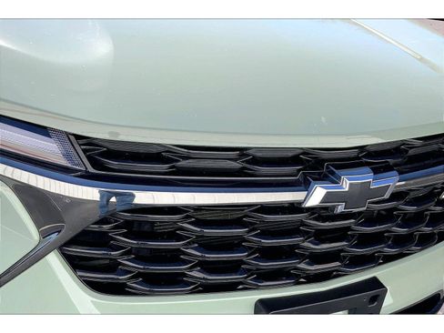 Used 2024 Chevrolet Trax RS w/ Driver Confidence Package image 27