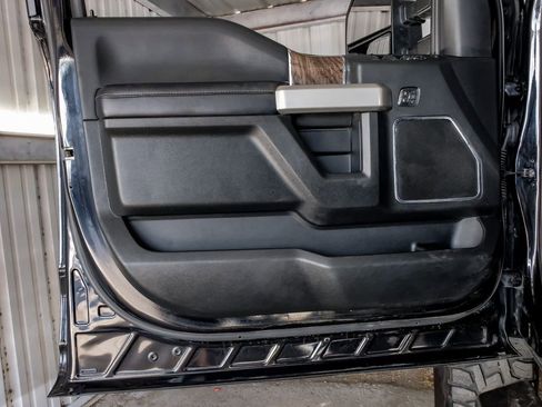 Used 2019 Ford F250 Lariat w/ Lariat Ultimate Package image 43