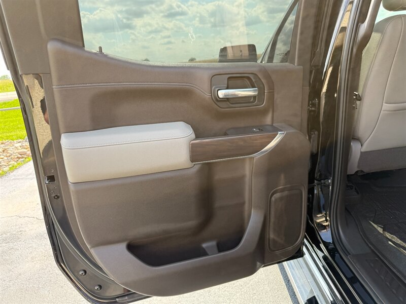 Used 2019 GMC Sierra 1500 SLT w/ SLT Premium Plus Package AWD/4WD image 37