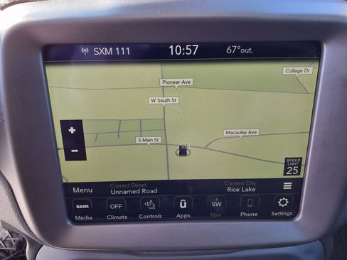 Used 2023 Jeep Renegade Latitude w/ Sun/Sound Group image 18