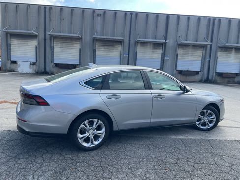 Used 2025 Honda Accord LX image 11