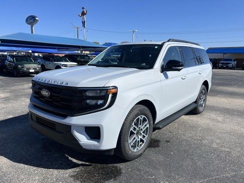 New 2025 Ford Expedition Active image 3