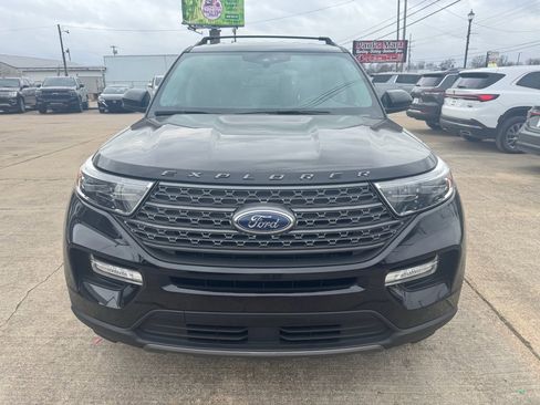 Used 2022 Ford Explorer XLT w/ Equipment Group 202A image 8