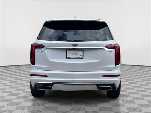 Used 2023 Cadillac XT6 Premium Luxury image 6