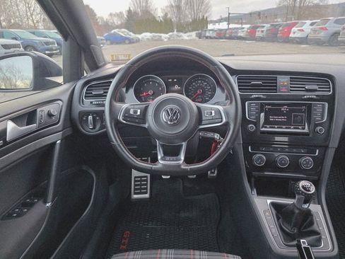Used 2015 Volkswagen GTI SE image 19