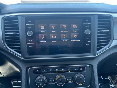 Used 2020 Volkswagen Atlas SE w/ Panoramic Sunroof Package FWD image 24
