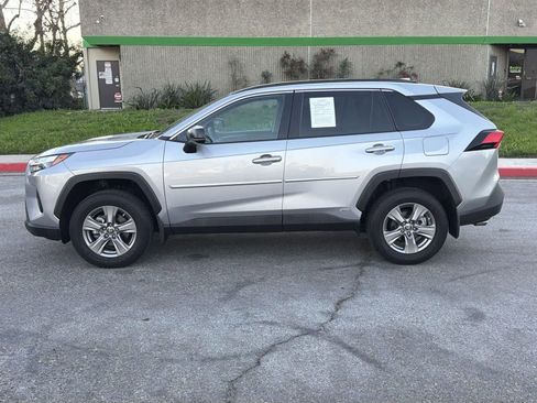 Used 2024 Toyota RAV4 LE image 7