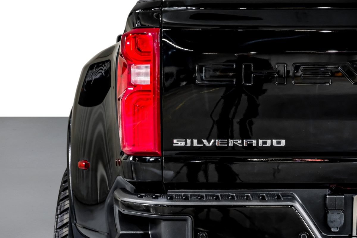 Used 2025 Chevrolet Silverado 3500 High Country w/ High Country Premium Package AWD/4WD image 44
