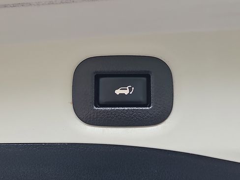 Used 2019 Nissan Rogue SV w/ Premium Package AWD/4WD image 14