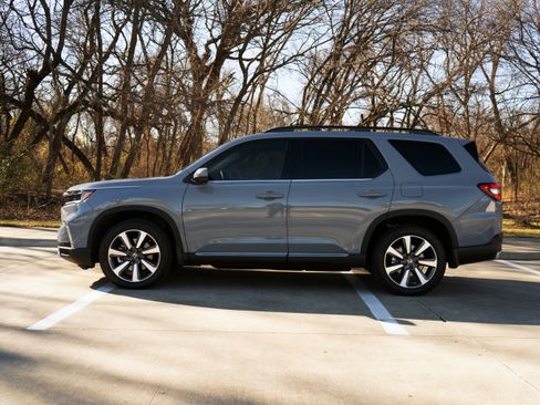 Certified 2025 Honda Pilot Elite image 6