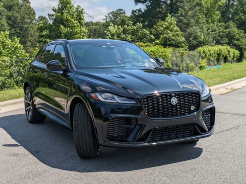 New 2026 Jaguar F-PACE SVR 575 Edition image 4