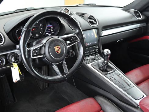 Used 2018 Porsche 718 Cayman w/ Sport Chrono Package RWD image 22
