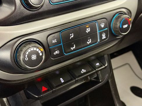 Used 2015 Chevrolet Colorado LT image 16