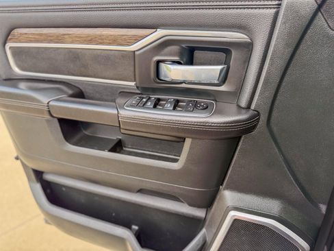 Used 2020 RAM 2500 Laramie image 31