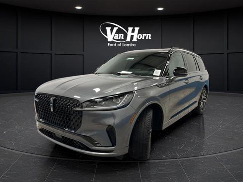 Used 2025 Lincoln Aviator Black Label w/ Jet Appearance Package image 3