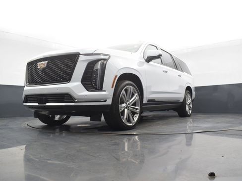 Certified 2026 Cadillac Escalade ESV Sport w/ Touring Package AWD/4WD image 47