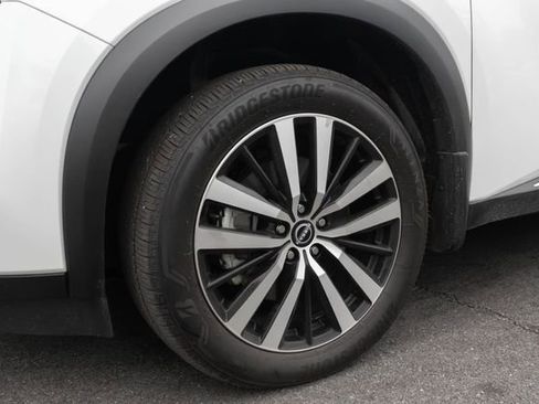 Used 2025 Nissan Pathfinder Platinum w/ Cargo Package FWD image 3