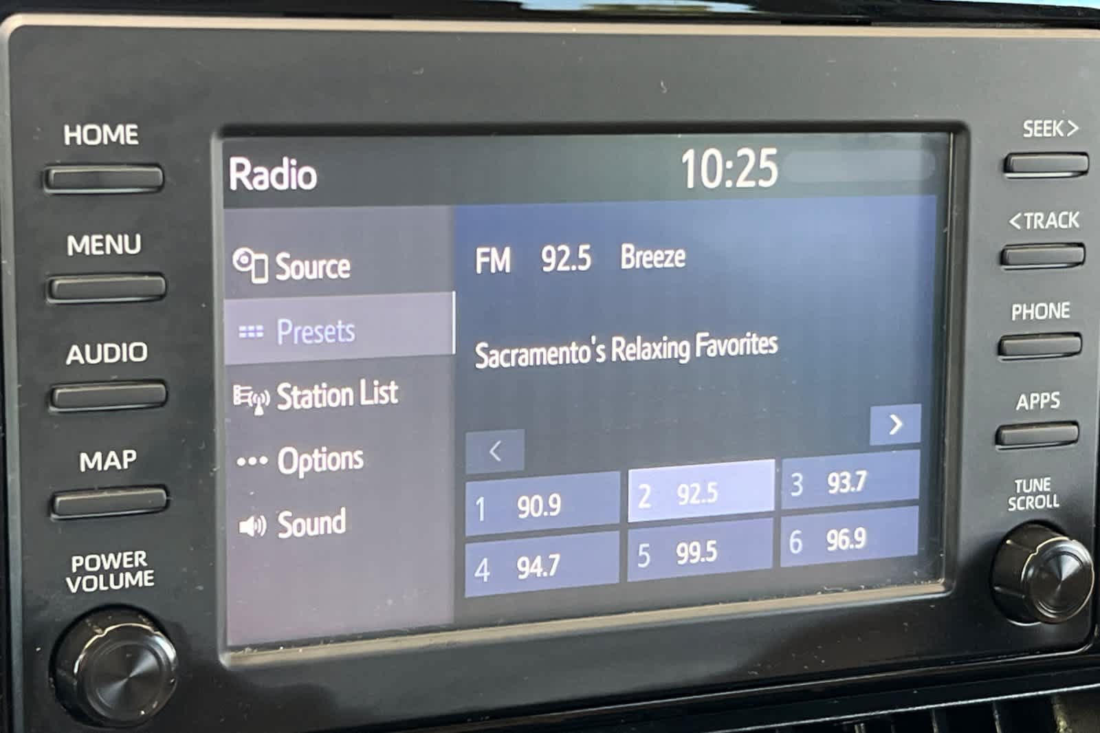 Used 2021 Toyota RAV4 LE FWD image 19