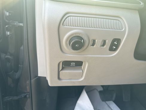 Used 2022 Jeep Wagoneer Series II w/ Premium Group I image 10