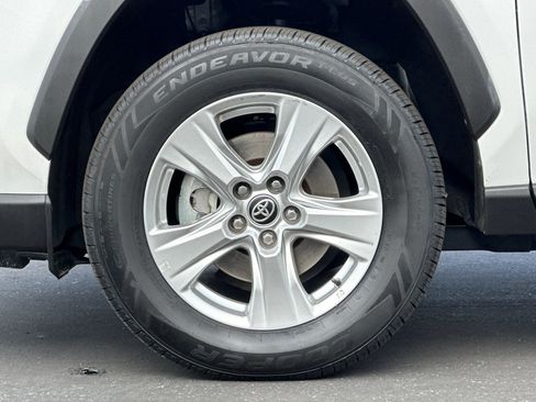 Certified 2021 Toyota RAV4 XLE w/ Convenience Package AWD/4WD image 26