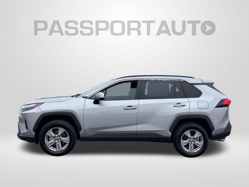 Used 2025 Toyota RAV4 XLE AWD/4WD image 2