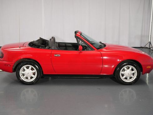 Used 1990 MAZDA MX-5 Miata RWD image 16