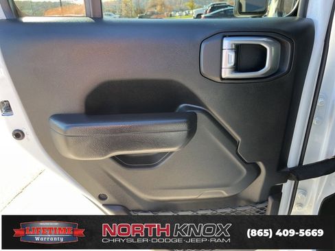 Used 2022 Jeep Wrangler Unlimited Rubicon w/ Steel Bumper Group image 15