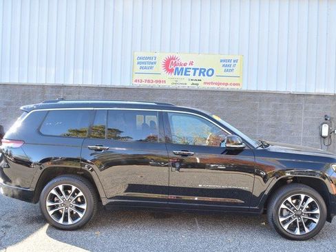 Used 2023 Jeep Grand Cherokee L Overland image 9