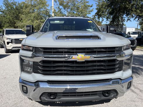 Used 2024 Chevrolet Silverado 2500 LT w/ All Star Edition AWD/4WD image 2