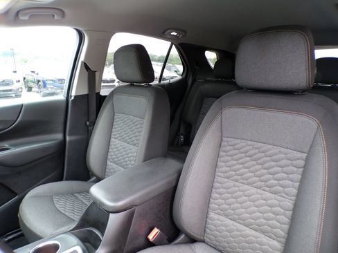 Used 2018 Chevrolet Equinox LT FWD image 11