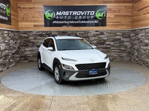 Used 2023 Hyundai Kona SEL image 2